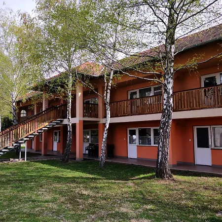 Laguna Panzio Bed & Breakfast *