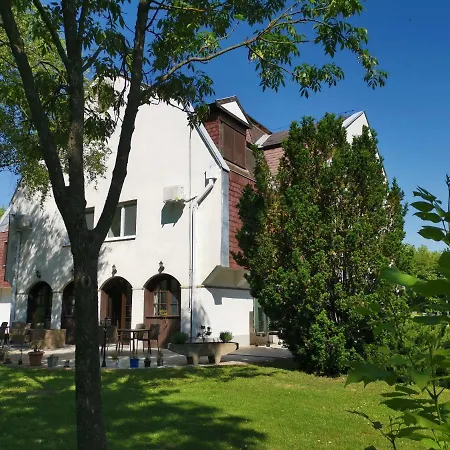 Laguna Panzio Bed & Breakfast