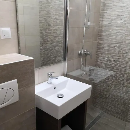 Laguna Panzio Bed & Breakfast