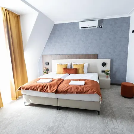 Laguna Panzio Bed and Breakfast *